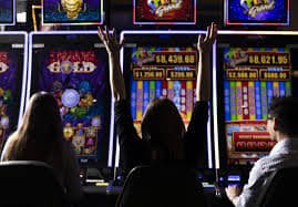 mm7games ငွေထုတ်နည်း Wave Money KBZPay AYA Pay မြန်မာ MMK ကျပ်ငွေ လျင်မြန်စွာ ထုတ်ယူနိုင်သောပုံ